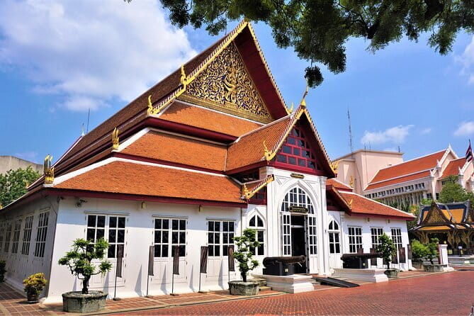 Private Tour: Grand Palace,Wat Phra Kaew, Museum&Cooking Class - Entering Wat Phra Kaew and the Grand Palace
