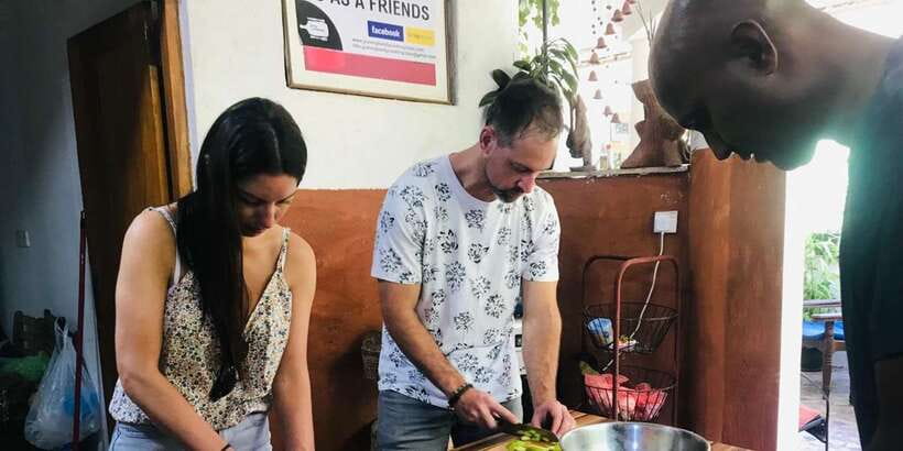 Private Traditional Sri Lankan Cooking Class in Kandy - Preparing a Sri Lankan meal from scratch