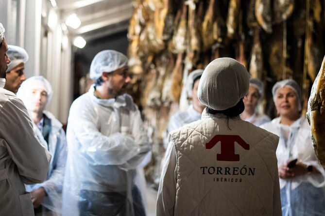 Private visit to a ham factory with show cooking in Salamanca - How the three-hour timing feels