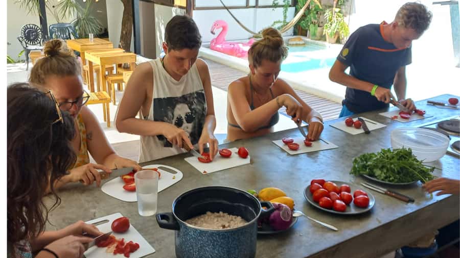 Puerto Escondido: Mexican Cooking Class, enjoy mexican food - Starting with tortillas, tacos, and guacamole