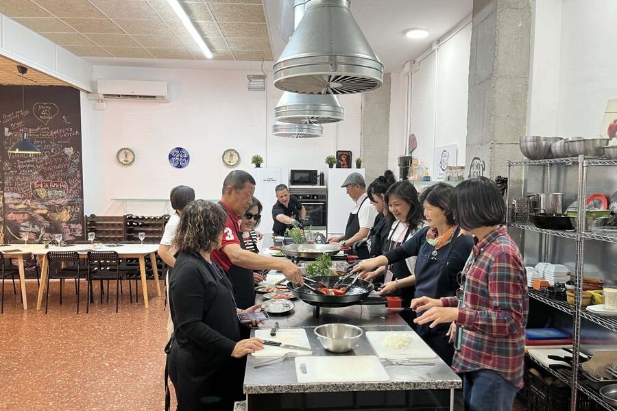 Real Paella Cooking Class – Market Visit & Sangría Workshop - The real lesson is the socarrat
