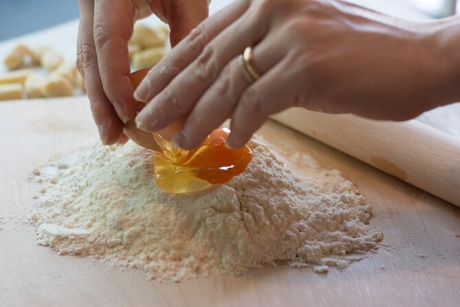 Rome Cooking Class: Fresh Pasta Two Ways & Tiramisu with wine - Key points at a glance