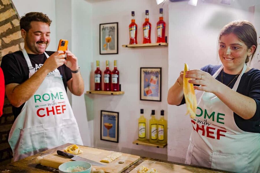 Rome Cooking Class: Make Pasta and 3 Spritz Cocktails - The social side of a tipsy cooking class