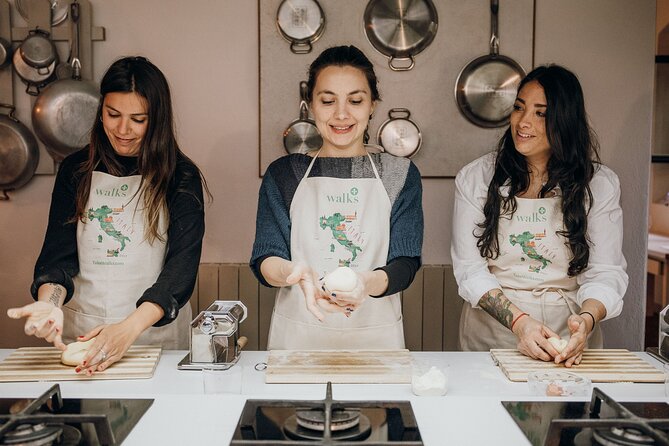 Rome Cooking Class: Make Pasta, Dine & Drink Wine With Local Chef - Starting with aperitivo in Trastevere