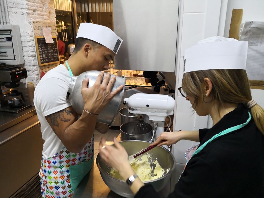 Rome cooking: Gelato & Tiramisu with savoiardi Baking class - Tasting the finished desserts