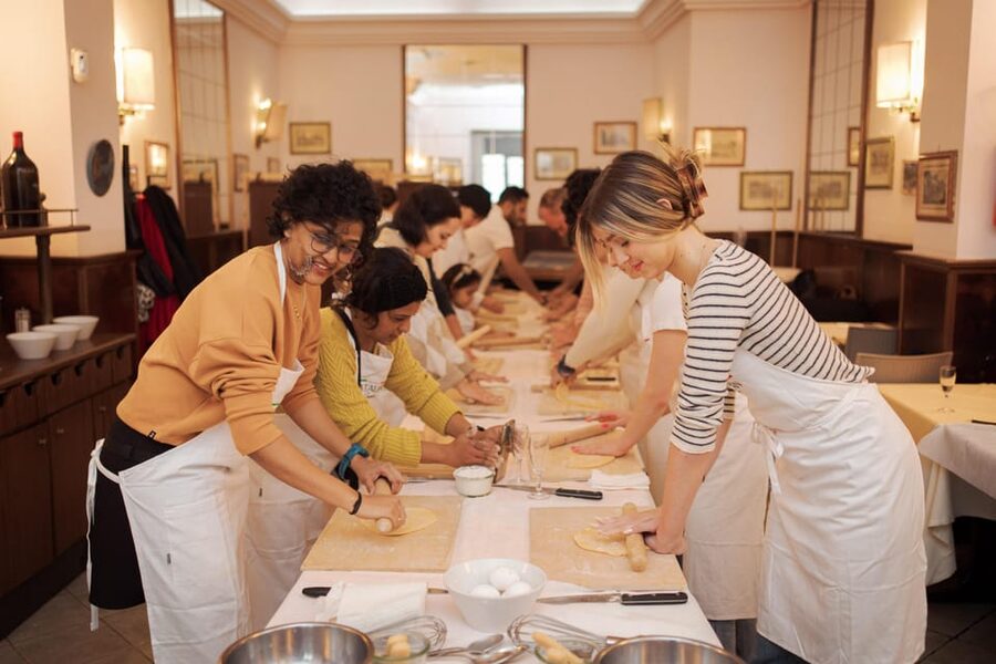 Rome: Fettuccine Pasta Cooking Class in Rome's City Center - Why a pasta class works so well in Rome