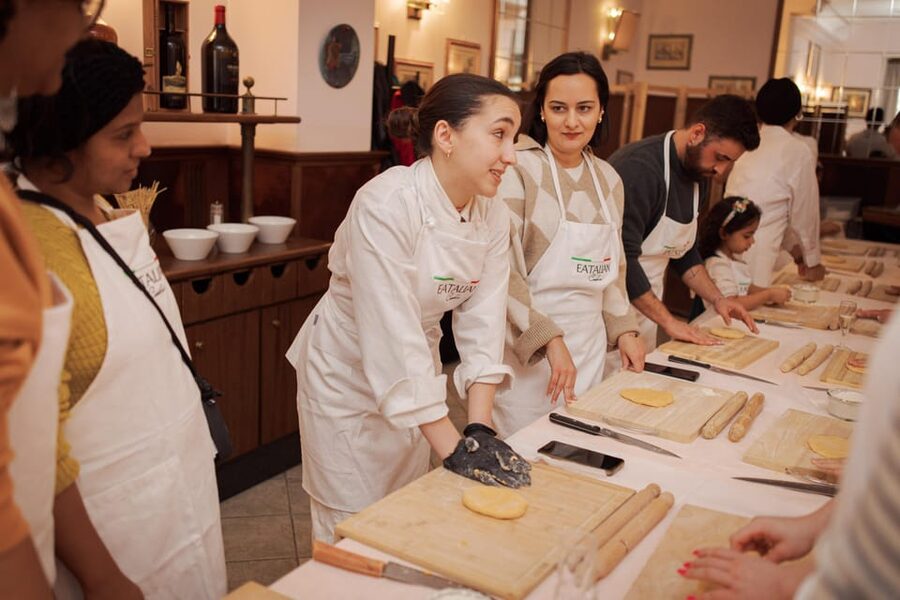 Rome: Fettuccine Pasta Cooking Class in Rome's City Center - What the high rating means in practical terms