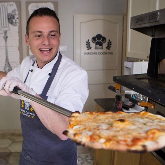 Rome: Gourmet Pizza Cooking Class (SHARED) - Choosing between pizza rosso and pizza bianca