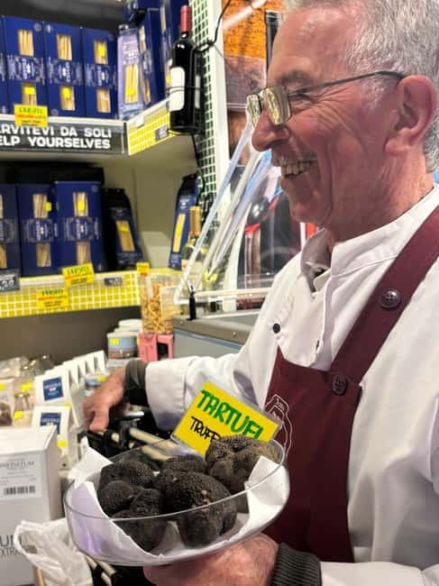 ROME:Hands-On Lasagna & Marsala Tiramisu Cooking Experience" - Sitting down to a full Italian meal