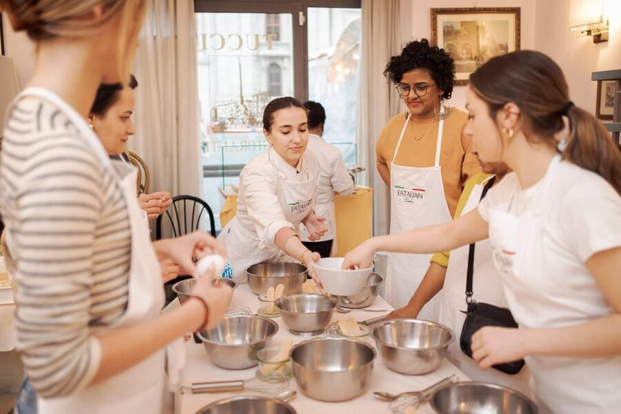 Rome: Pasta and Tiramisu Cooking Class in Piazza Navona - Key things to know