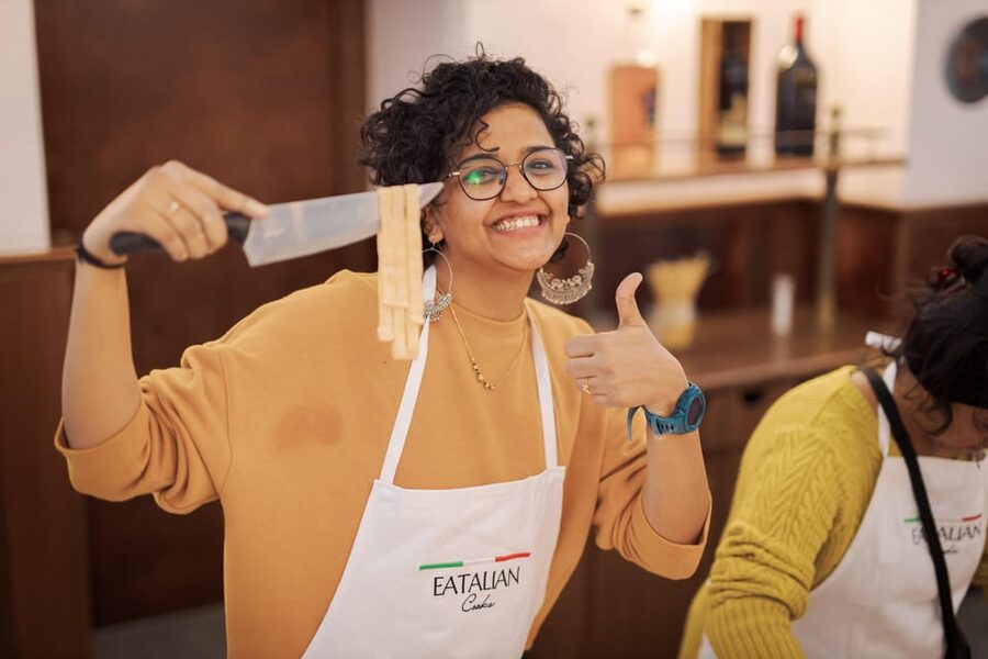 Rome: Pasta and Tiramisu Cooking Class in Piazza Navona - Comfort, access, and timing