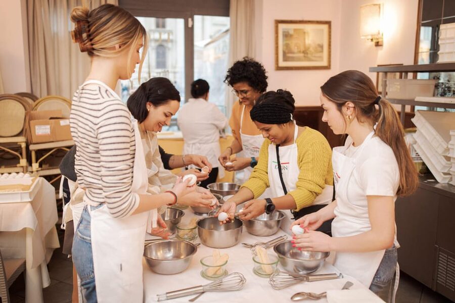 Rome: Pasta and Tiramisu Cooking Class in Piazza Navona - Who should book this Piazza Navona class