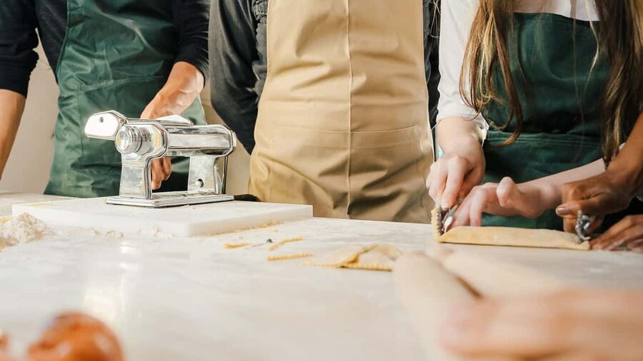 Rome: Pasta and Tiramisu Cooking Class with Prosecco - Key Points at a Glance