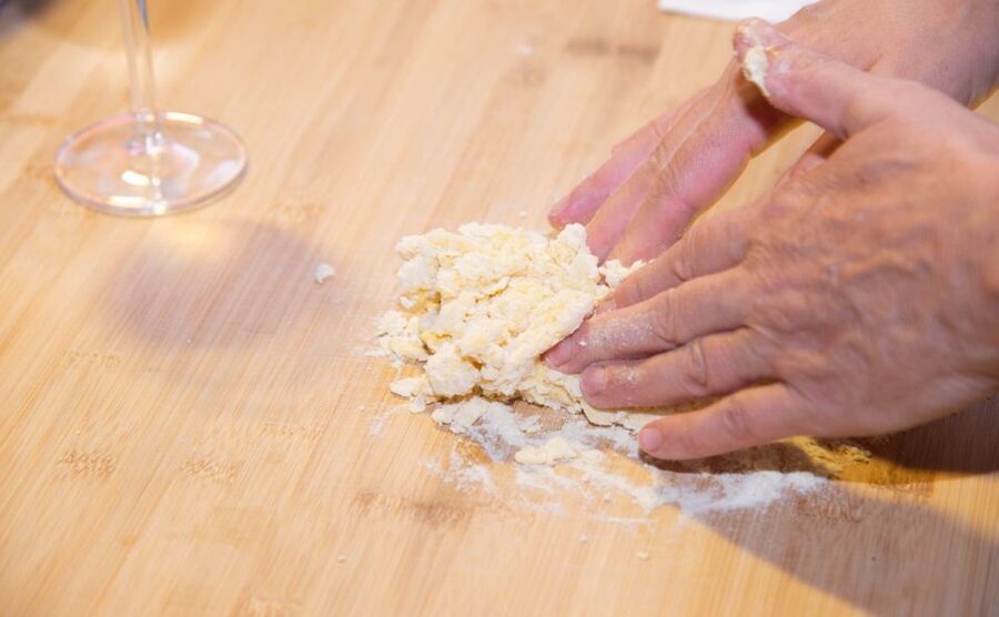 Rome: Pasta and Tiramisu Shared Cooking Class with Wine - Polenta with four-cheese sauce