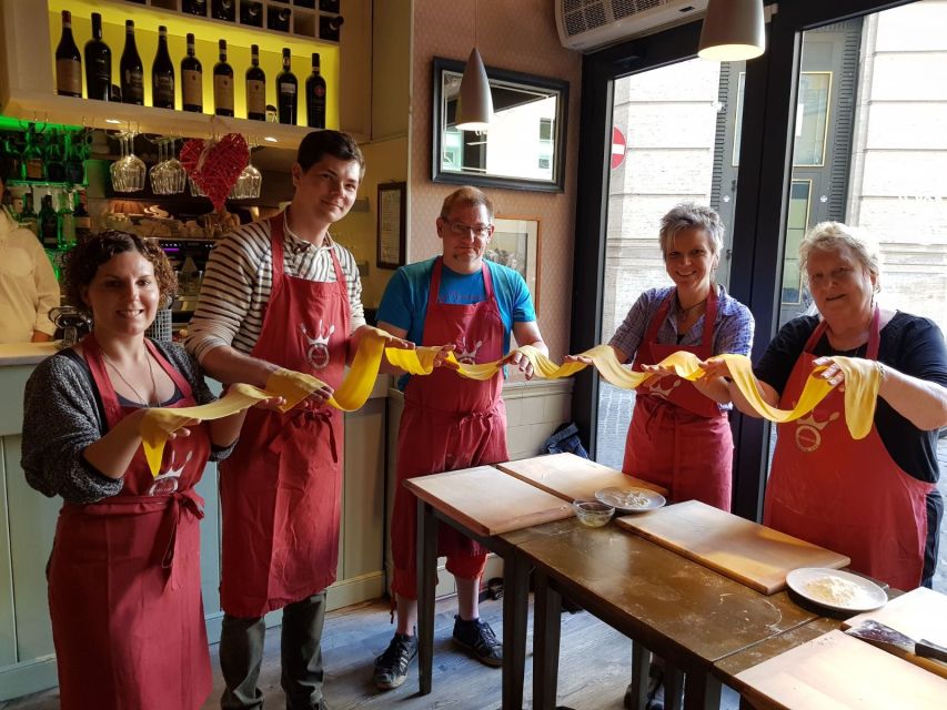 Rome: Pasta Making Workshop with Lunch - A small class with Italian chefs