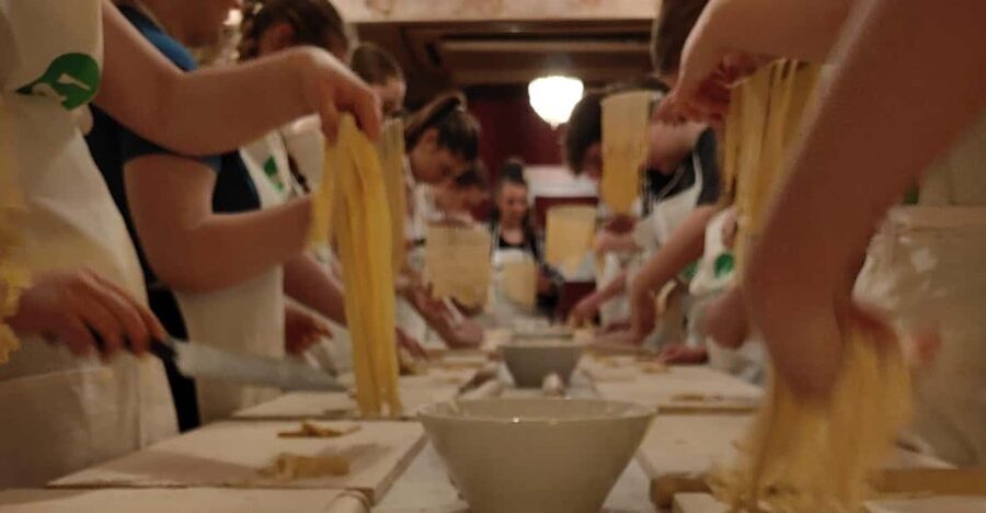 Rome: Pasta & Tiramisu Cooking Class near the Spanish Steps - Key points to know before booking
