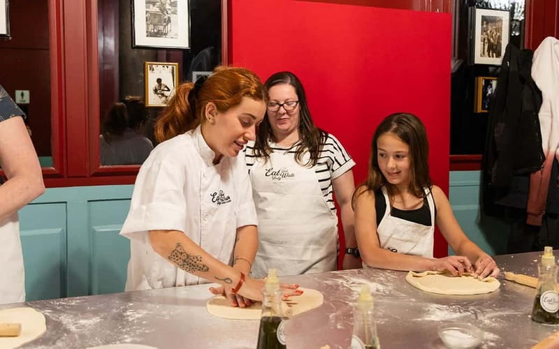 Rome: Pizza and Tiramisù Cooking Class with Glass of Wine - Practical booking advice for a smooth afternoon