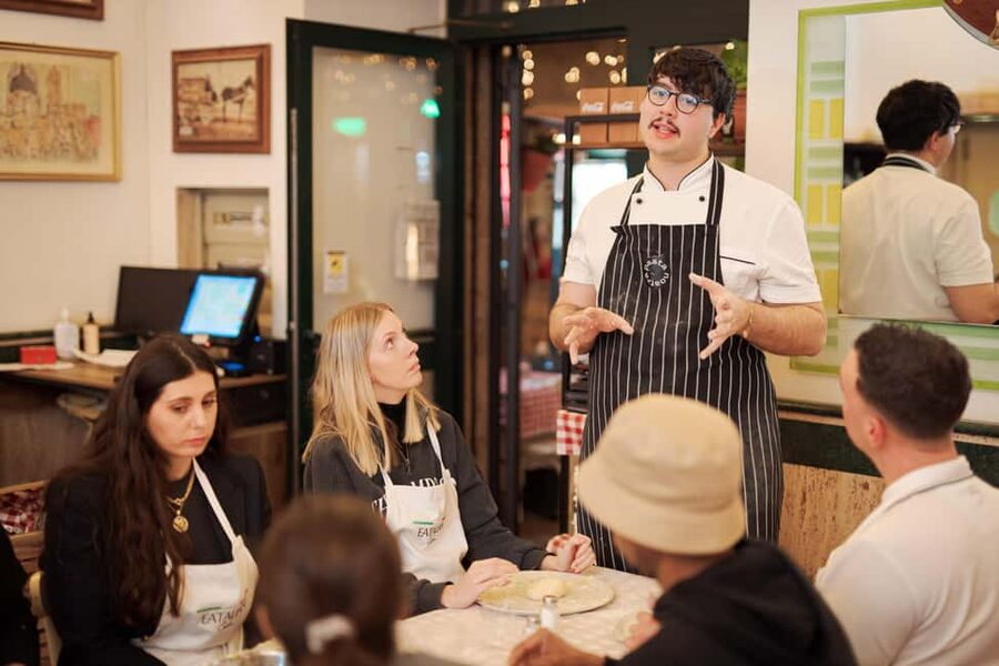 Rome: Pizza Cooking Class in Piazza Navona with Drinks - Bruschetta first, pizza next
