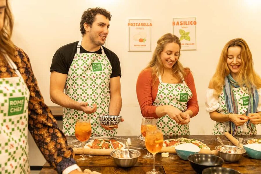 Rome: Pizza Making Cooking Class With Spritz Cocktails - Eating the pizza you made