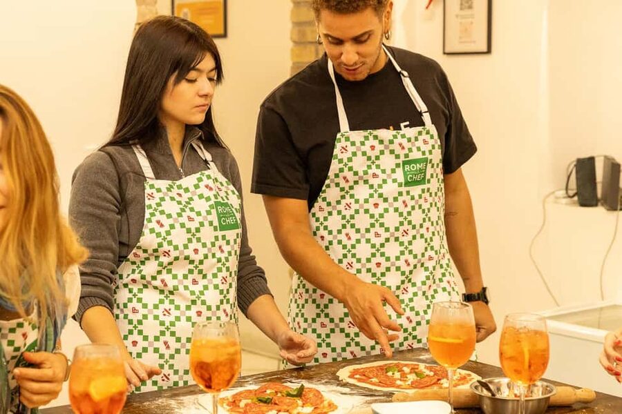 Rome: Pizza Making Cooking Class With Spritz Cocktails - Starting with a Roman Spritz