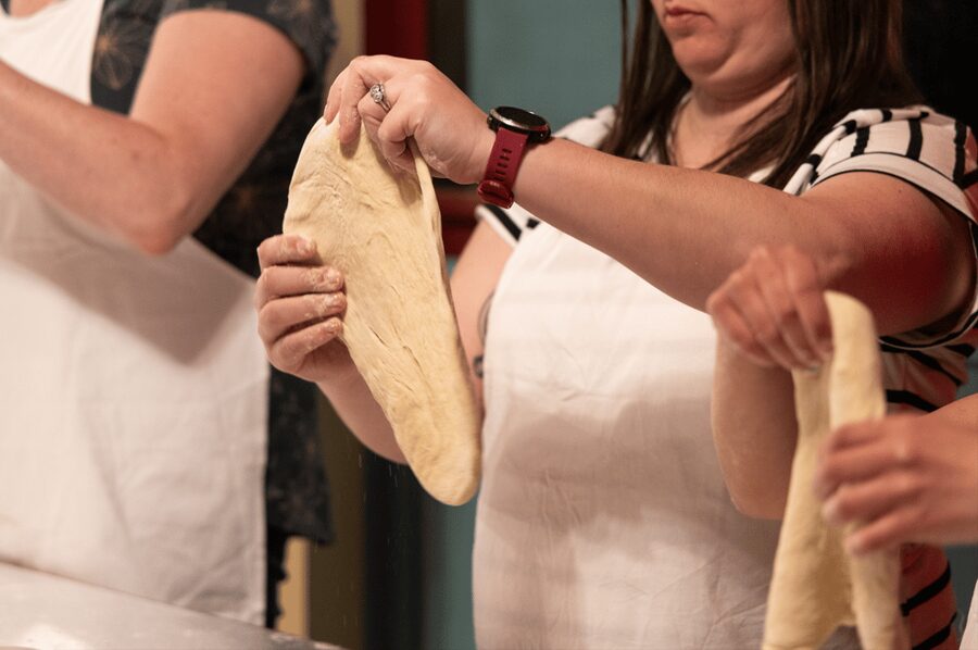 Rome: Pizza & Tiramisu Cooking Class with Meal and Drink - What the class does not promise