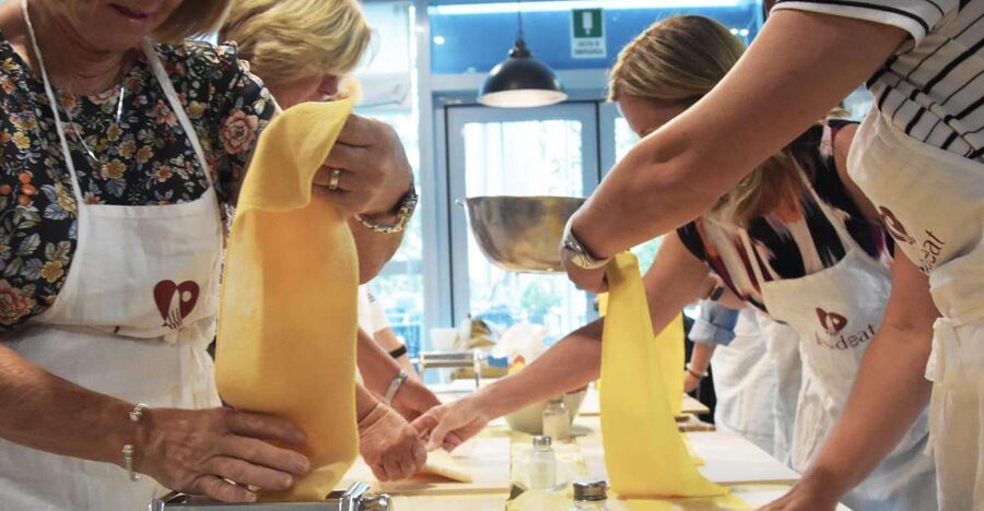 Rome: Small Group Pasta Making Class with Wine near Vatican - Finding Pummarè above Trionfale Food Market