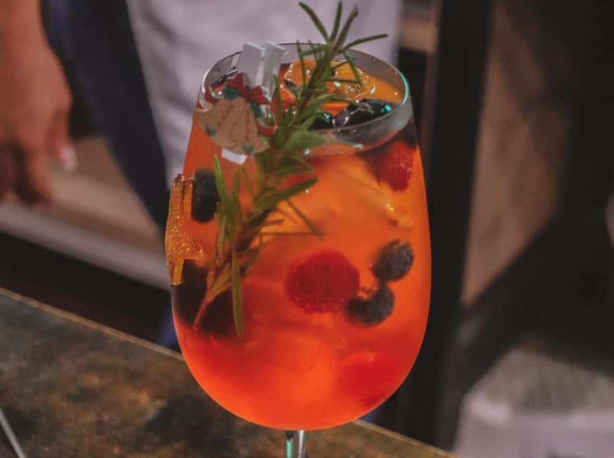 Rome: Spritz & Spaghetti Cooking Class - Choosing between carbonara and cacio e pepe