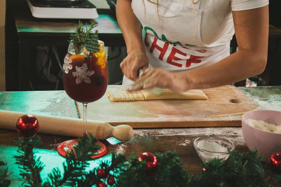Rome: Spritz & Spaghetti Cooking Class - What to bring and how to plan your evening