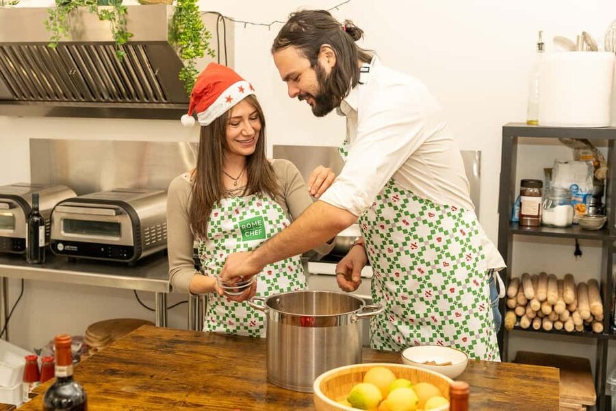 Rome: Tiramisu and Pasta Cooking Class near the Colosseum - Why the small group matters
