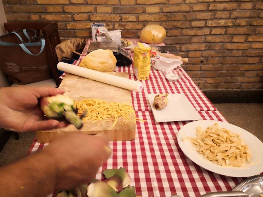 Rome: Traditional Cooking Class in the Jewish Ghetto - Sitting down to a Roman three-course meal