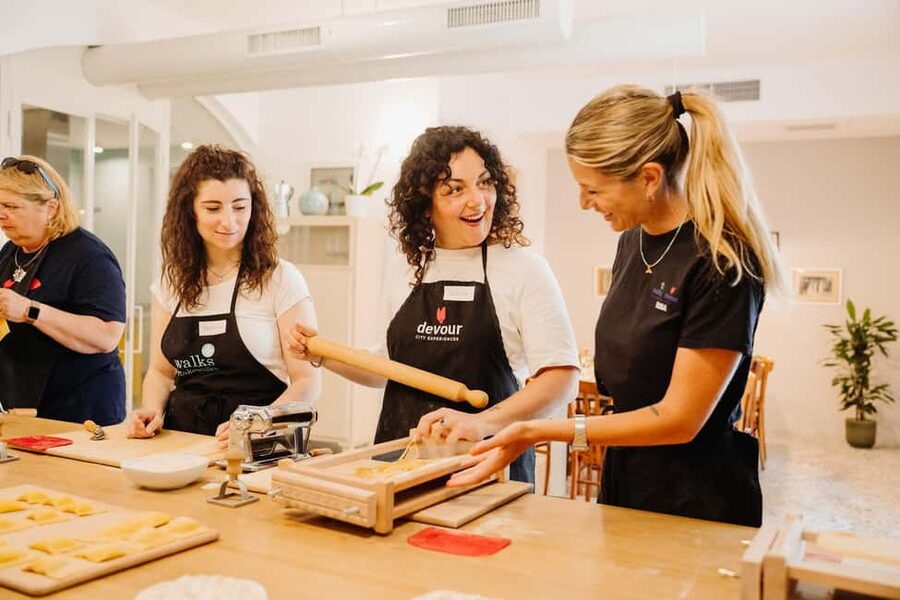 Rome: Traditional Pasta Making Class with Wine & Gelato - Why this Trastevere pasta class works so well