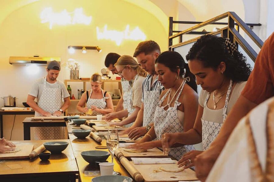 Rome: Traditional Pasta, Spritz & Tiramisu Cooking Class - Starting with prosecco, tiramisu, or a spritz