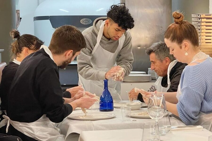 Rome: Traditional Pizza Cooking Class near Piazza Navona - The drawbacks to keep in mind