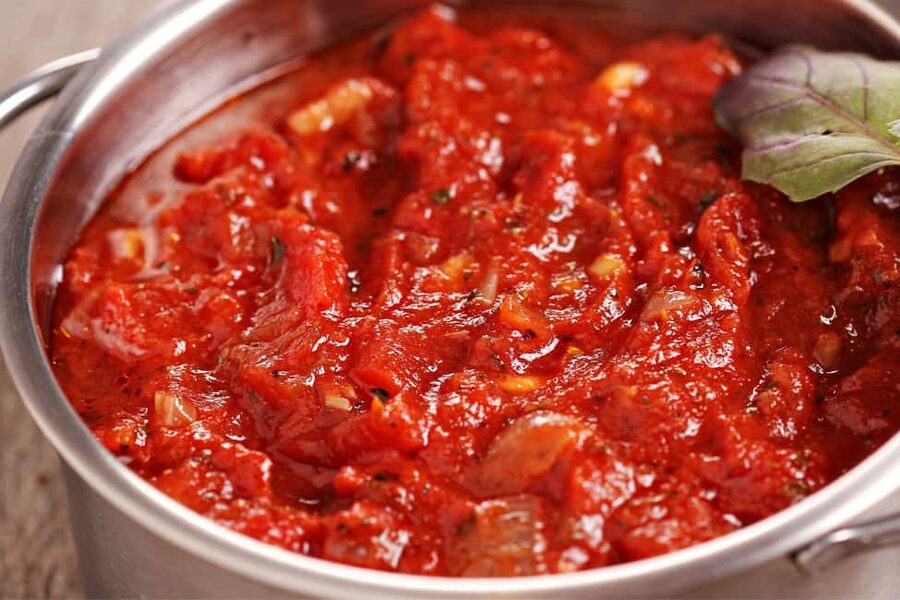 San Diego: 2-Hour Pasta Cooking Class at a Local Brewery - Building the spicy marinara