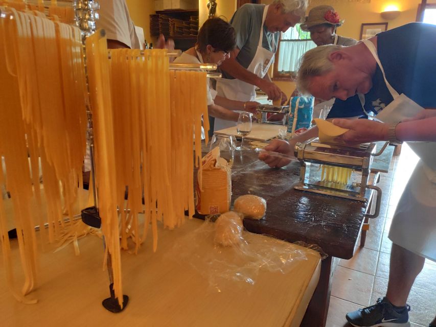 San Gimignano: Tuscan Cooking Class - Timing your lunchtime or dinner class