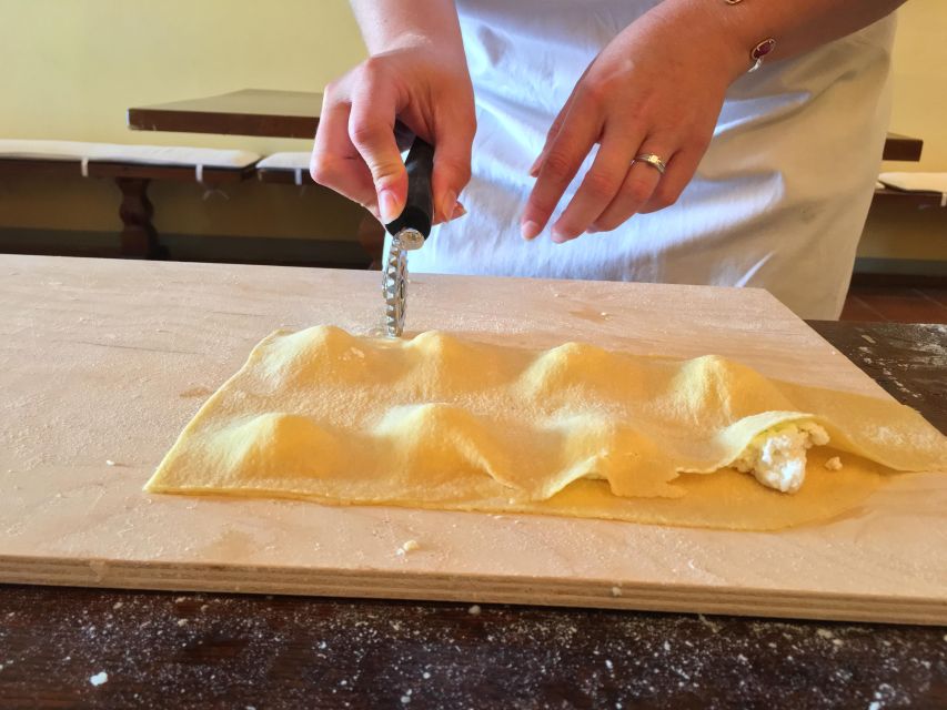 San Gimignano: Tuscan Cooking Class - A four-hour lesson with Chef Beppe
