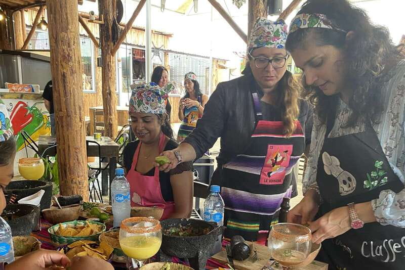 San José town : Cooking class,mexican Empanadas y antojitos - Flavored mezcal and tequila beyond the usual pour