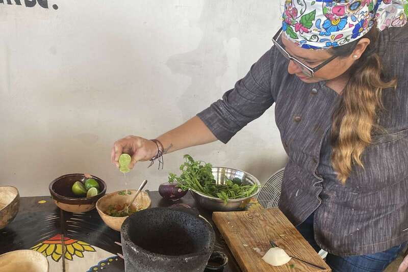 San José town : Cooking class,mexican Empanadas y antojitos - Starting in the garden with fresh vegetables