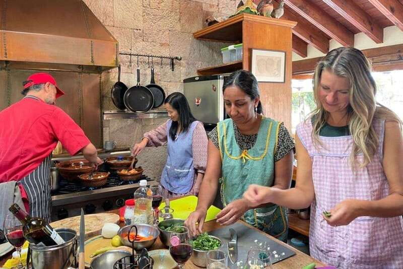 San Miguel de Allende: Mexican Cooking Class | Mole & Salsas - Why this San Miguel cooking class works