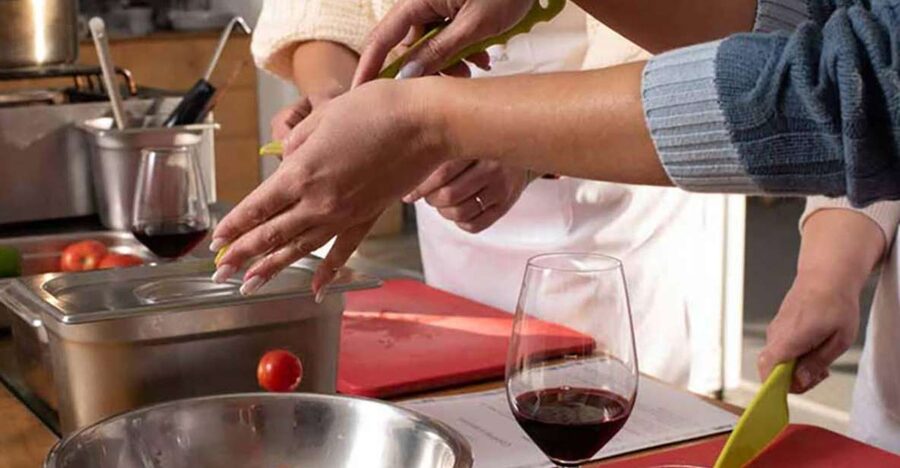 Santorini: Private Cooking Class and Wine Tasting Tour - Why Santorini wine is different