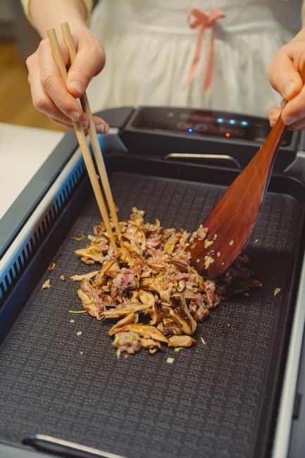 Seoul: Authentic Korean Cooking Class and Market Tour - Homemade lunch in an embroidery-filled room