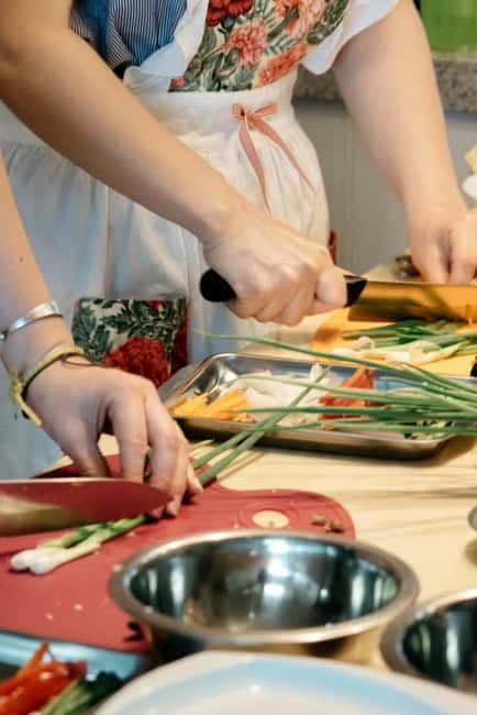 Seoul: Authentic Korean Cooking Class and Market Tour - Making dessert and slowing down over tea