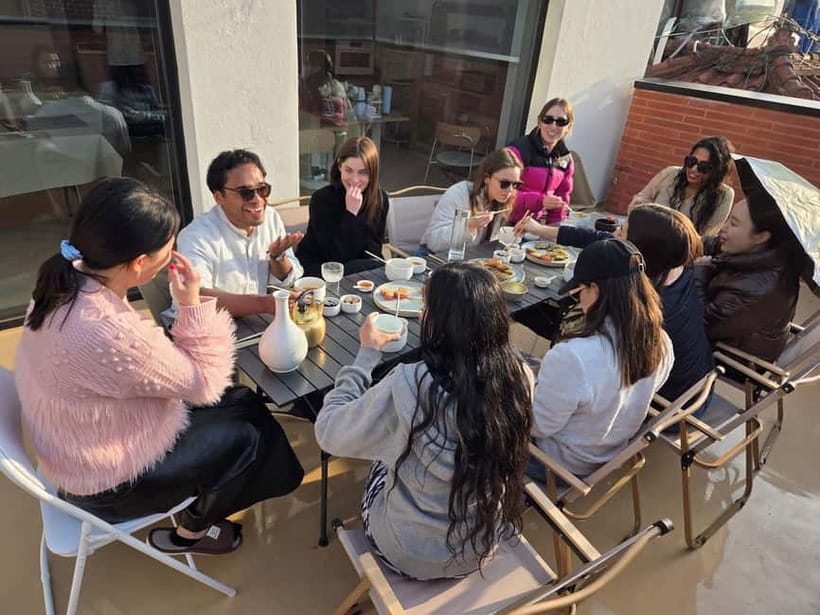 Seoul: Cooking Class and Tour with Michelin-Trained Chef - How the Two and a Half Hours Are Used