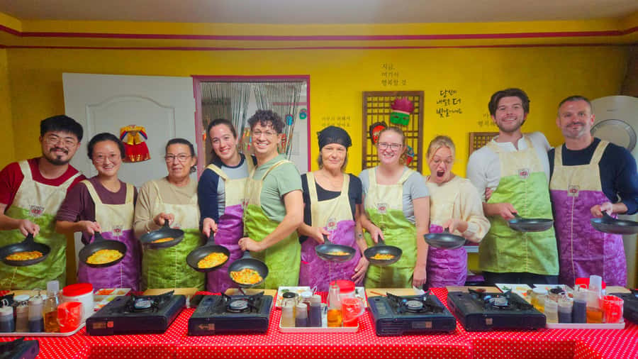 Seoul: Korean Cooking Class at a Local Home and Market Tour - Key points at a glance