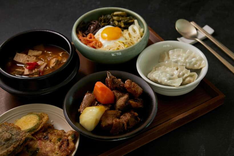 Seoul: Premium Korean Feast Cooking Class - Tea, sweets, and the manners behind a Korean feast