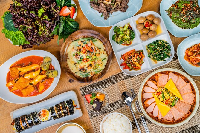 Seoul: Taste of Korea, Authentic Home Style Cooking Class - Welcome drinks and a relaxed start