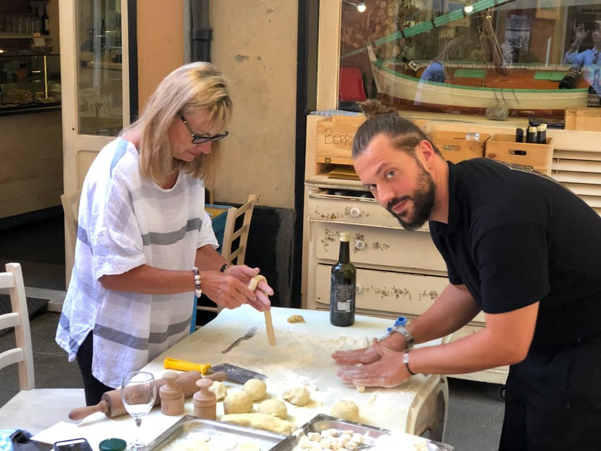 Sestri Levante: Pesto & Cooking Classes, Wine Tasting - Pasta with corzetti molds and potato gnocchi