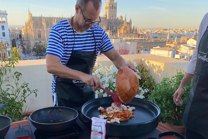 Sevilla: Rooftop Paella Cooking Class & 30-minute expert Q&A - Recipes and a small gift to take home