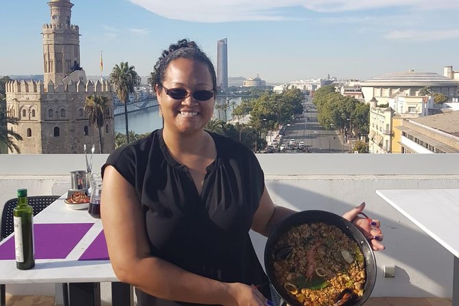 Seville: Paella Showcooking Experience - The teaching style and personal attention