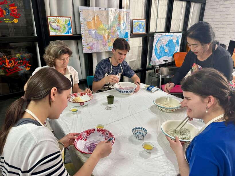 Shanghai-Cooking Dumpling & Meal in Local Family-w/Vegan - More than dumplings on the table